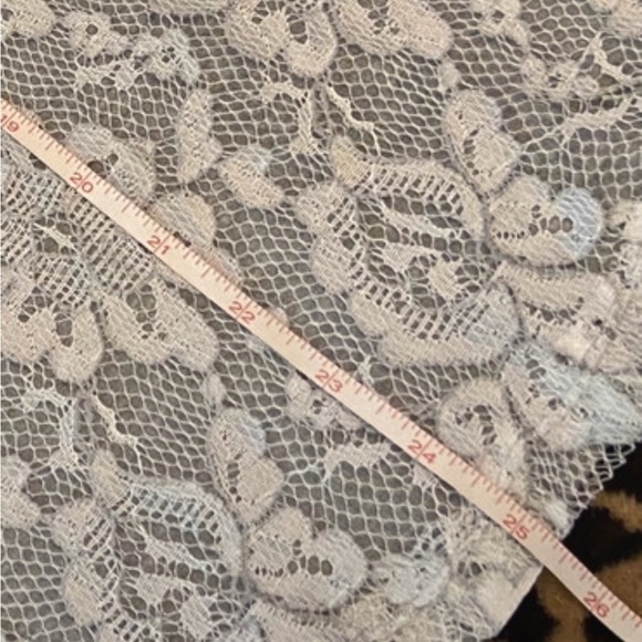 Gray & White Lace Long Sleeve Top Size XL - Picture 6 of 8